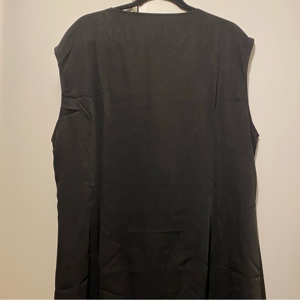 Elegant Black Sleeveless Dress - Picture 7 of 7